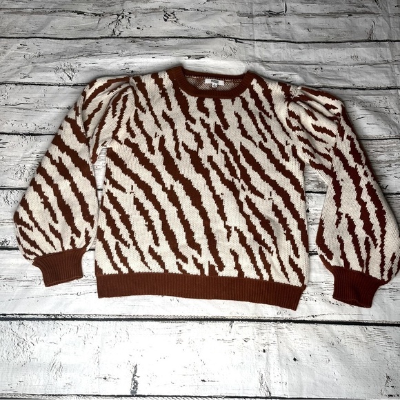 BB Dakota by Steve Madden Sweaters - BB Dakota by Steve Madden Riga Zebra Jacquard Sweater Size L